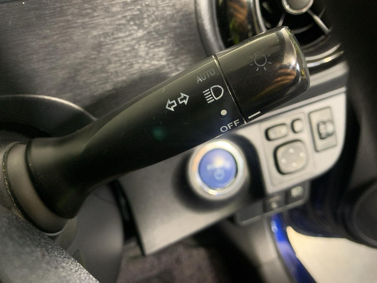 2016 Toyota Aqua Facelift Model S Hatchback REVERSING CAMERA + PUSH BUTTON START + AUTO LIGHTS