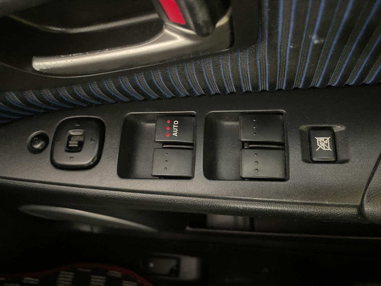 2005 Mazda Axela 23S Hatchback AUTO LIGHTS + GREAT SPACE