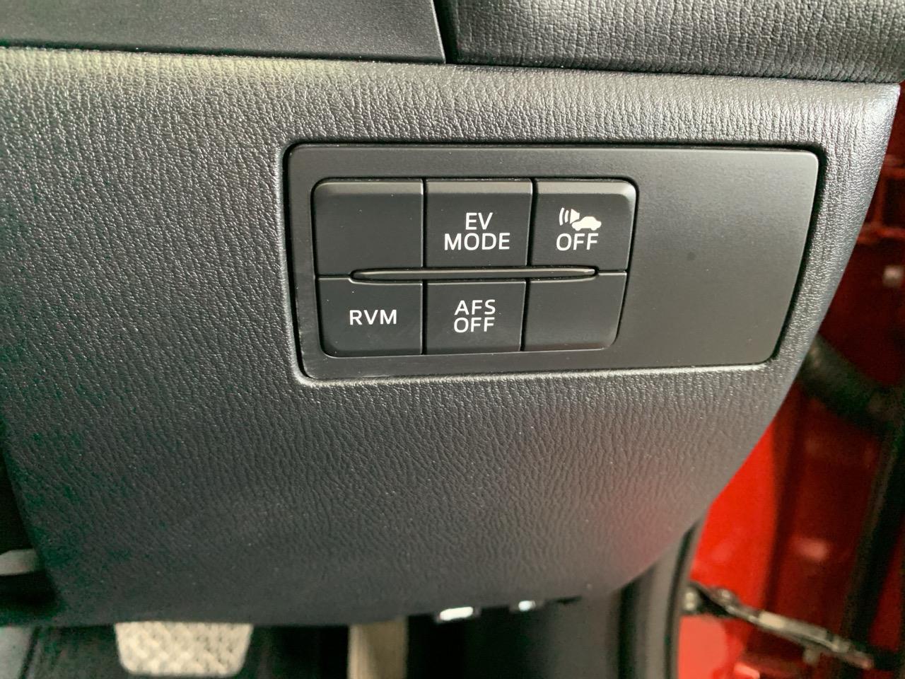 2013 Mazda Axela Hybrid S Sedan CRUISE CONTROL + REVERSING CAMERA  + AUTO LIGHTS