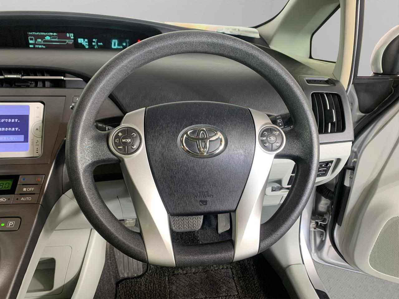 2012 Toyota Prius S Hatchback REVERSING CAMERA + AUTO LIGHTS + PUSH BUTTON START