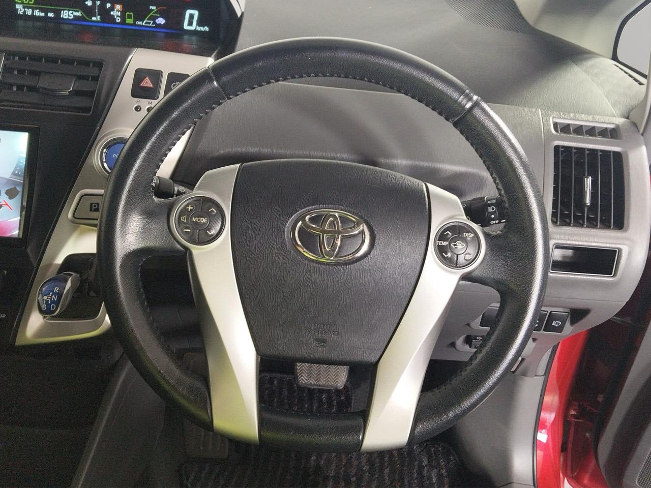 2013 Toyota Prius Alpha Hybrid Station Wagon REVERSING CAMERA + PUSH BUTTON START + AUTO LIGHTS