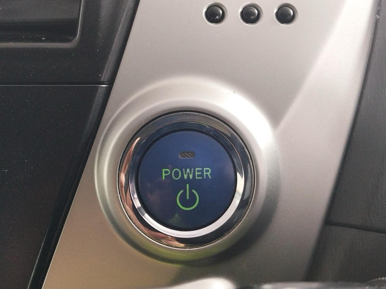 2013 Toyota Prius Alpha Hybrid Station Wagon REVERSING CAMERA + PUSH BUTTON START + AUTO LIGHTS