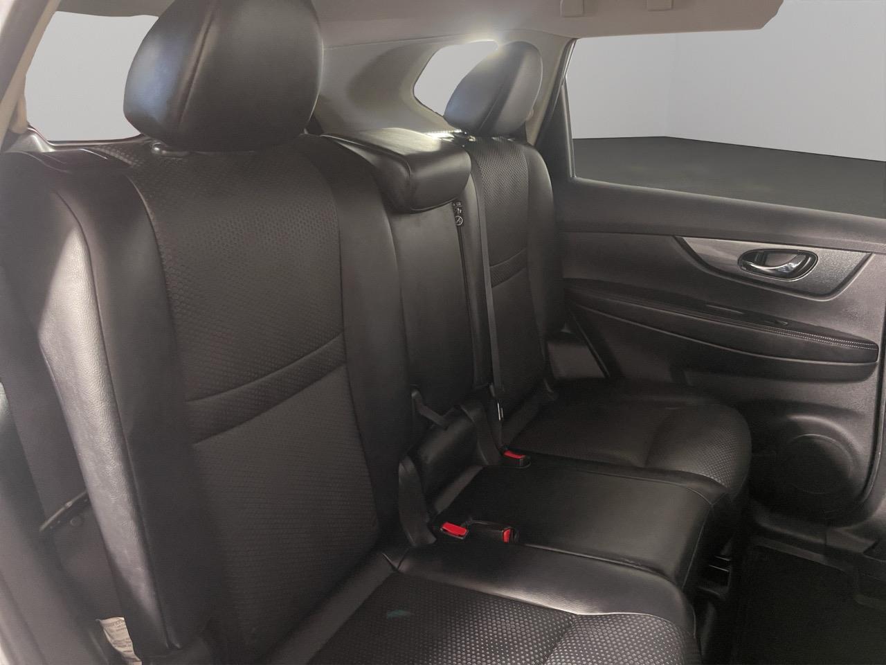 2015 Nissan X-TRAIL 20X EMERGENCY BRAKEPKG RV/SUV REVERSING CAMERA + AUTO LIGHTS + HEATED SEAT