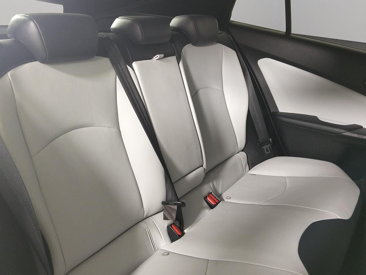 2016 Toyota Prius New Shape S Hatchback CRUISE CONTROL + HEATED SEATS