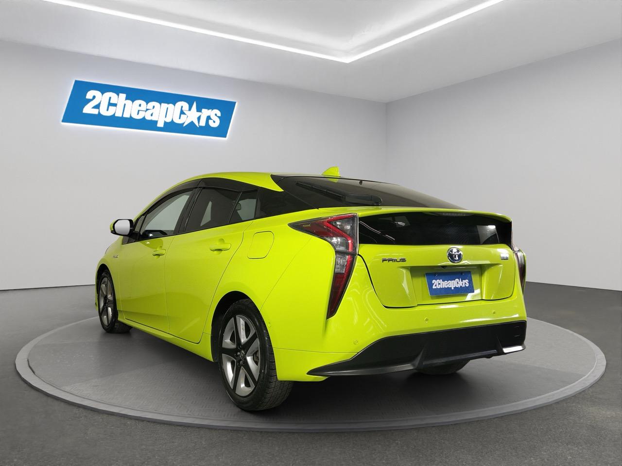 2016 Toyota Prius New Shape S Hatchback CRUISE CONTROL + HEATED SEATS