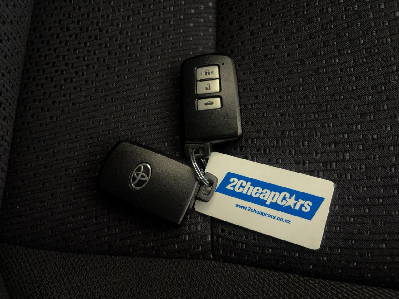 2013 Toyota Camry HYBRID G Sedan PUSH SRART + AUTO LIGHTS + CRUISE CONTROL