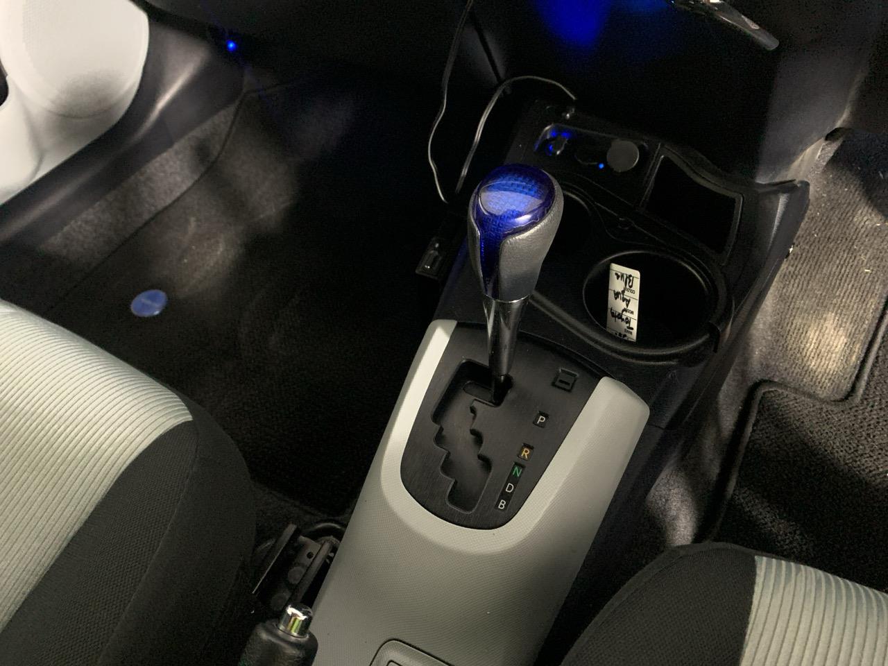 2013 Toyota Aqua S AERO Hatchback PUSH BUTTON START + AUTO LIGHTS + REVERSING CAMERA