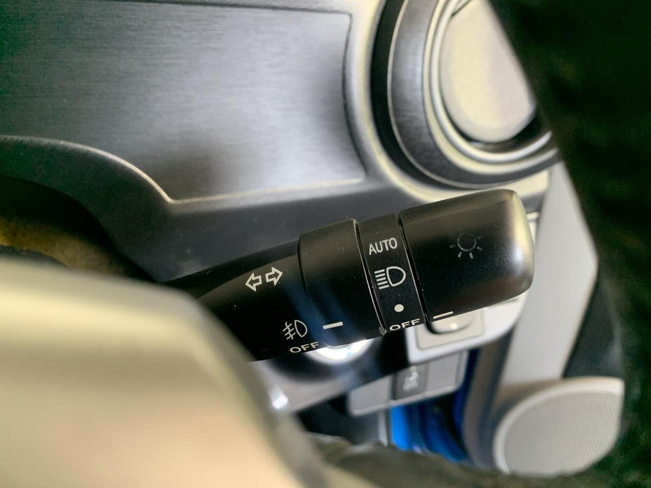 2013 Toyota Aqua S AERO Hatchback PUSH BUTTON START + AUTO LIGHTS + REVERSING CAMERA