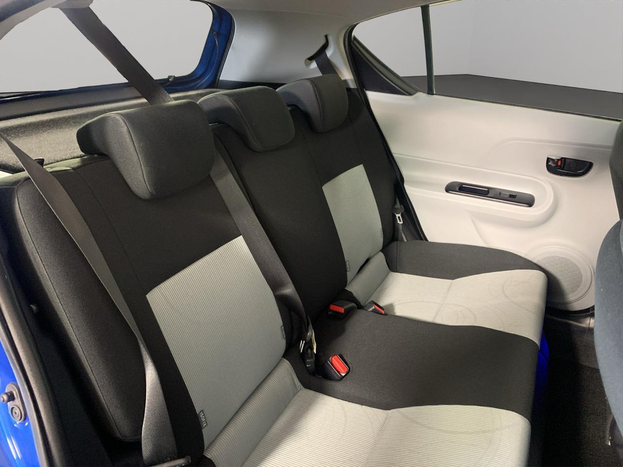 2013 Toyota Aqua S AERO Hatchback PUSH BUTTON START + AUTO LIGHTS + REVERSING CAMERA