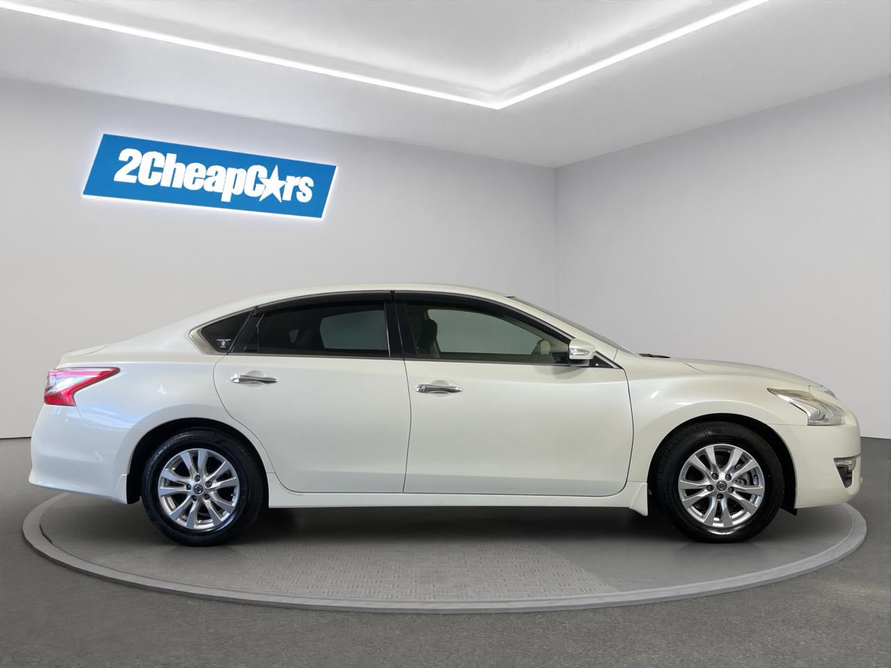 2015 Nissan Teana  Sedan REVERSING CAMERA + AUTO LIGHTS + PUSH START