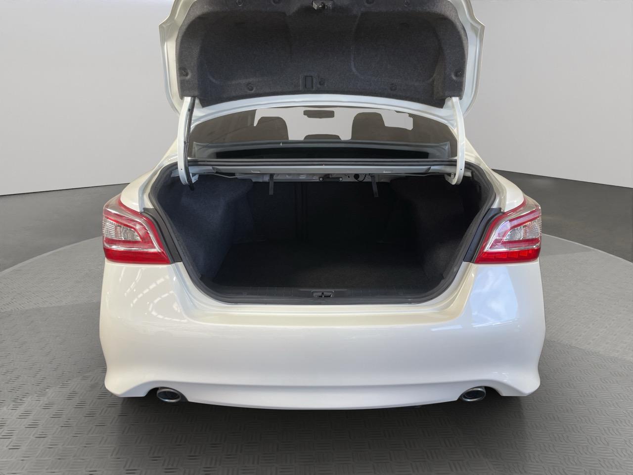 2015 Nissan Teana  Sedan REVERSING CAMERA + AUTO LIGHTS + PUSH START