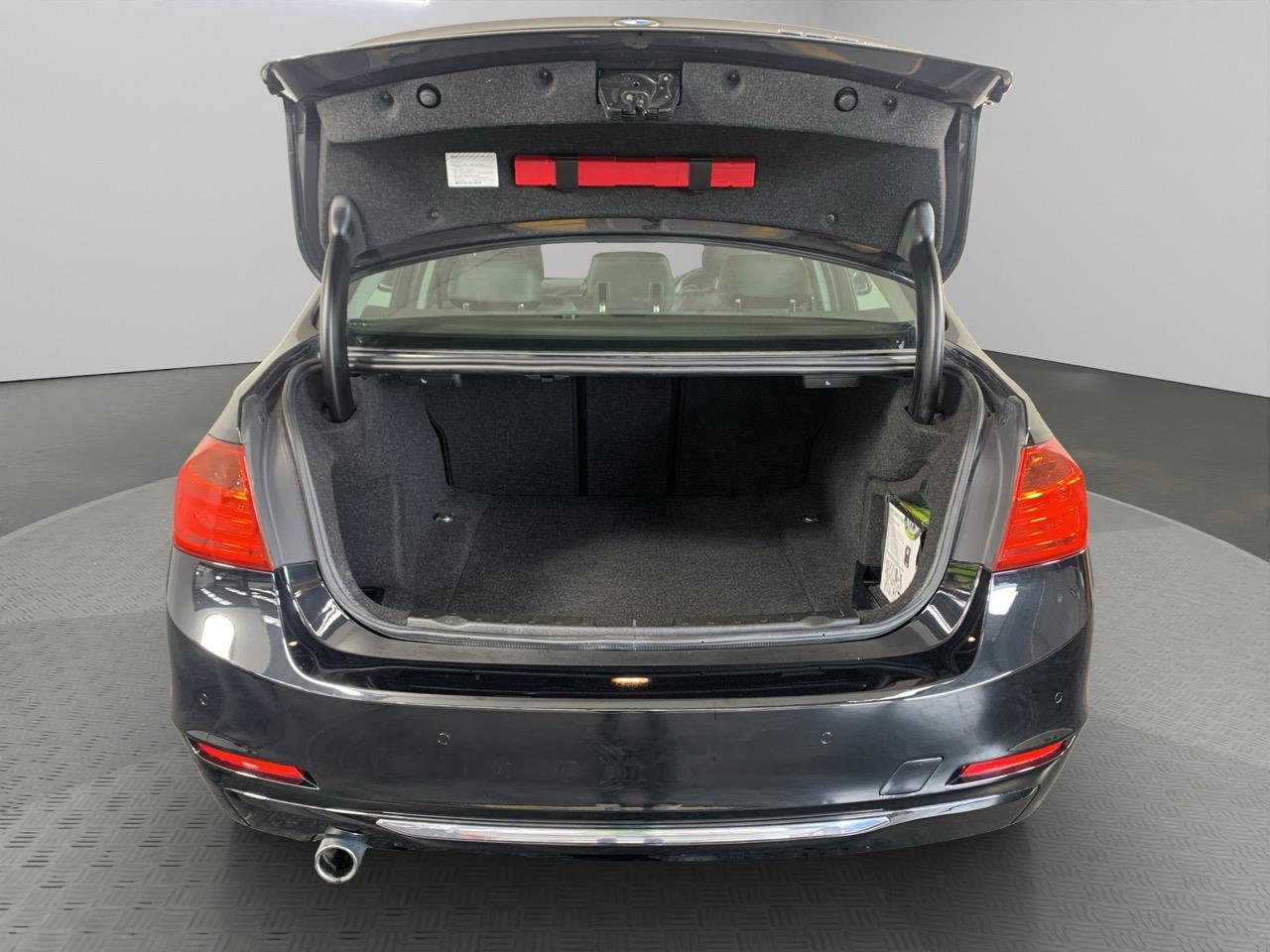 2015 BMW 320D LUXURY Sedan LOW KMS + REVERSING CAMERA + CRUISE CONTROL