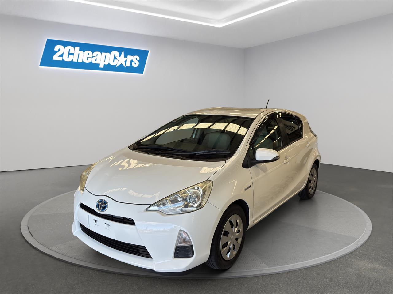 2013 Toyota Aqua S Hatchback