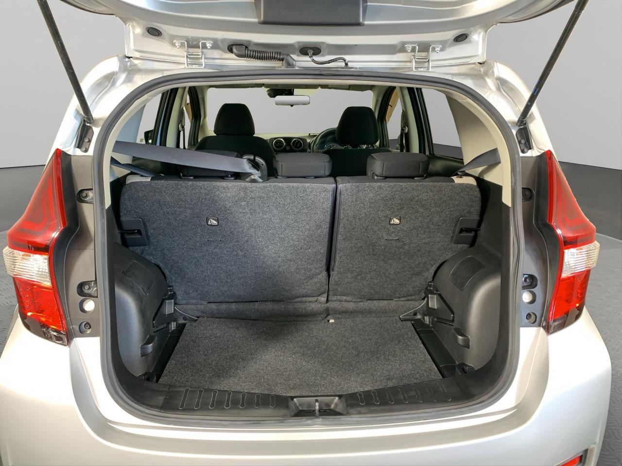 2016 Nissan Note e-power Hatchback PUSH BUTTON START + AUTO LIGHTS + SAFETY FEATURES