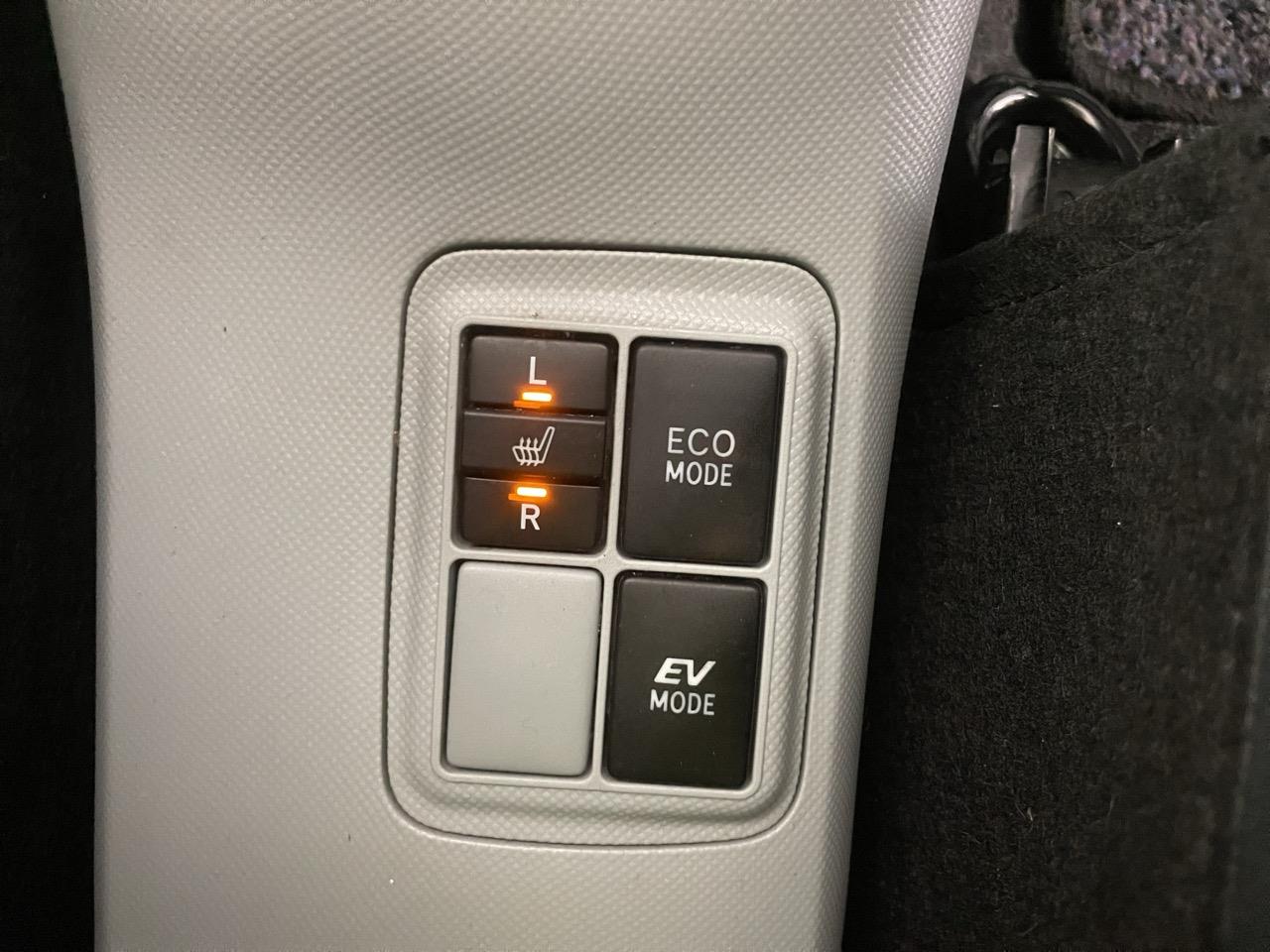 2012 Toyota Aqua S Hatchback REVERSING CAMERA + PUSH SRART + AUTO LIGHTS