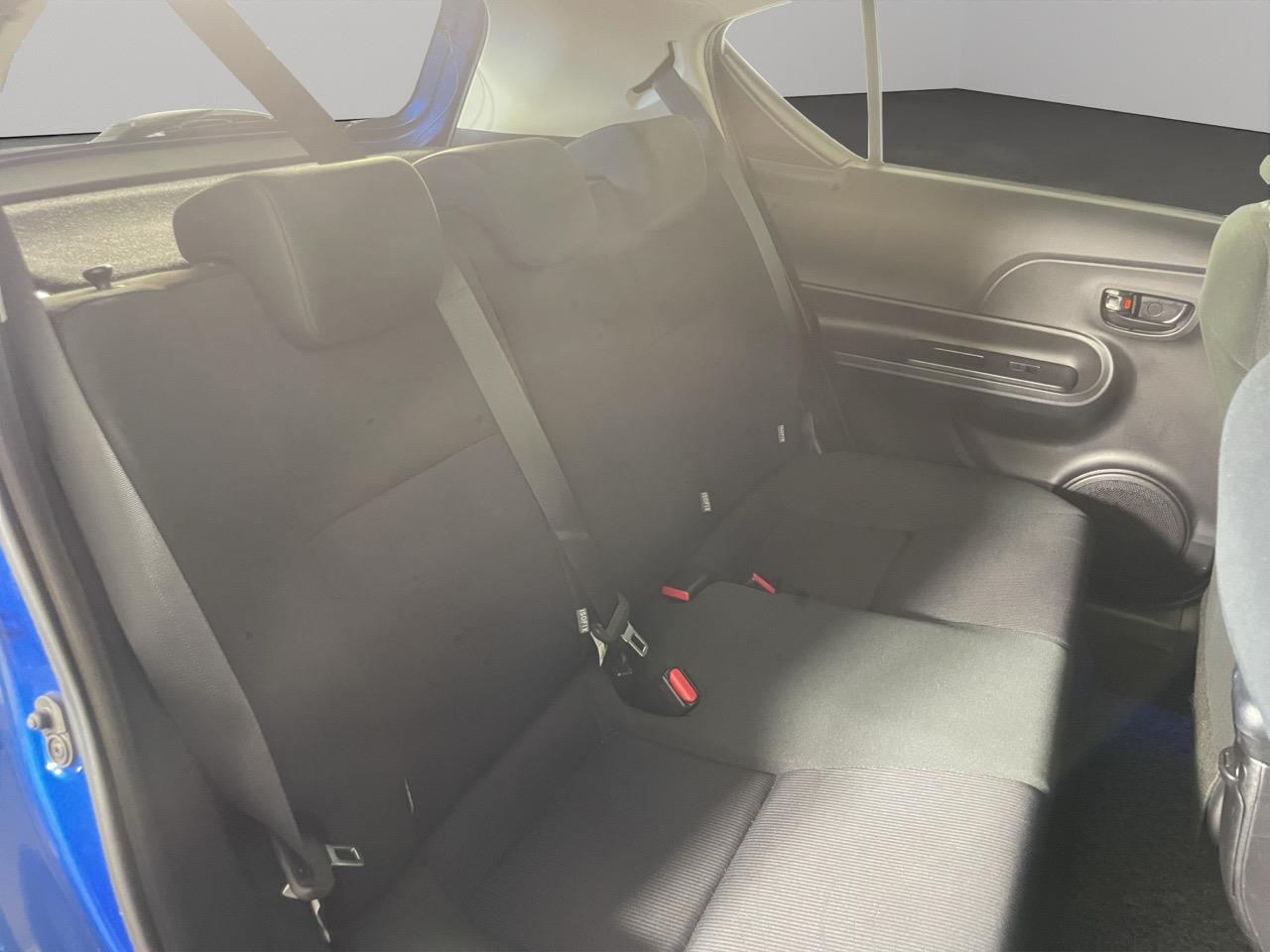 2015 Toyota Aqua Facelift Model S Hatchback HEATED SEATS + REVERSING CAMERA + PUSH START