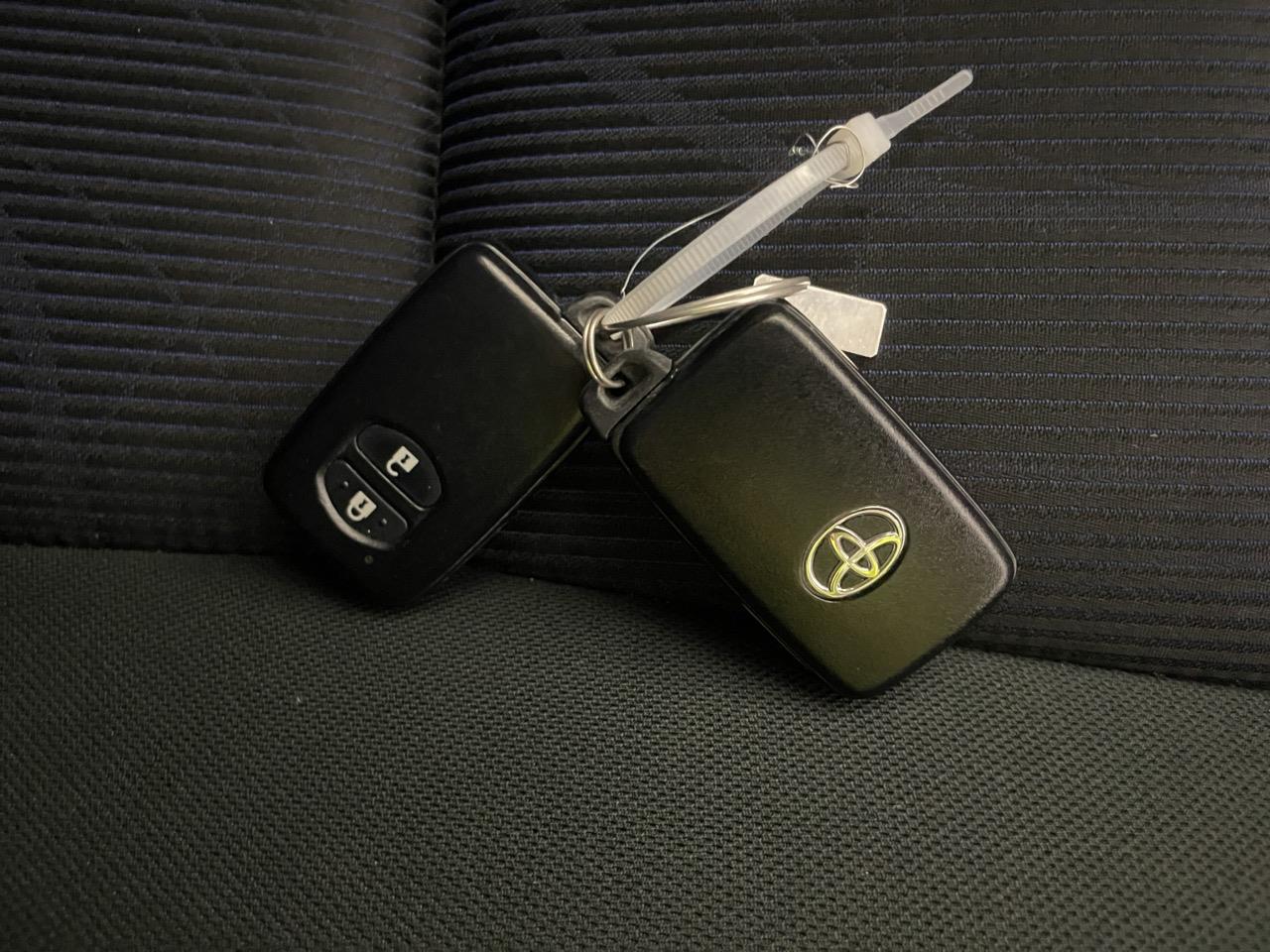 2015 Toyota Aqua Facelift Model S Hatchback HEATED SEATS + REVERSING CAMERA + PUSH START