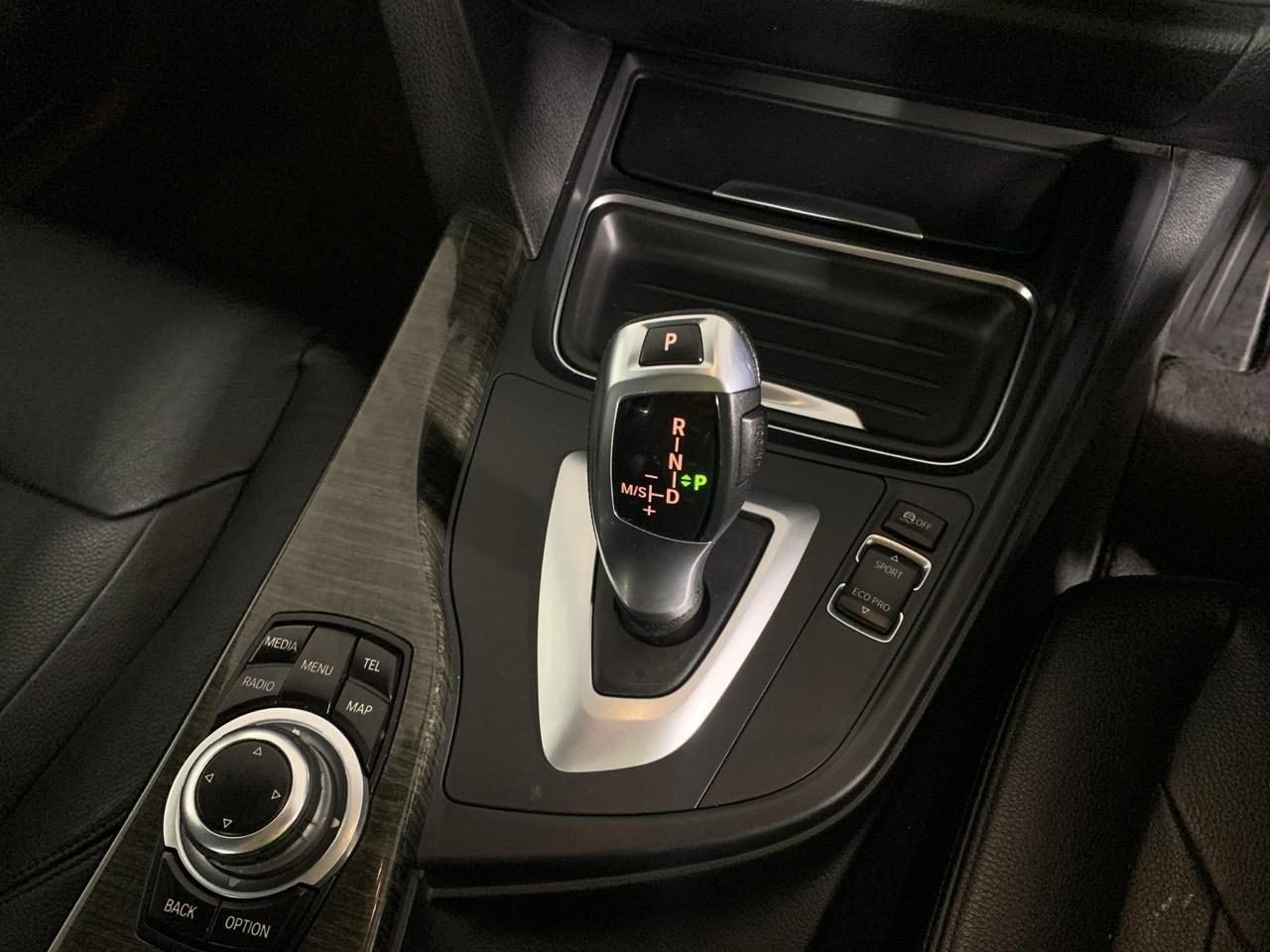 2013 BMW 320i Gran Turismo Luxuary RV/SUV CRUISE CONTROL + POWER ADJUSTMENT SEATS