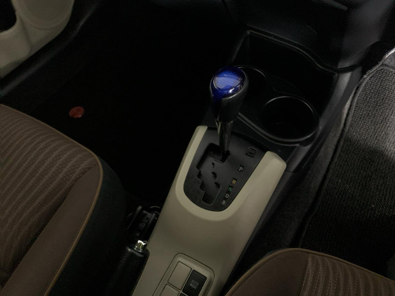 2013 Toyota Aqua G Hatchback PUSH BUTTON START + AUTO LIGHTS + REVERSING CAMERA