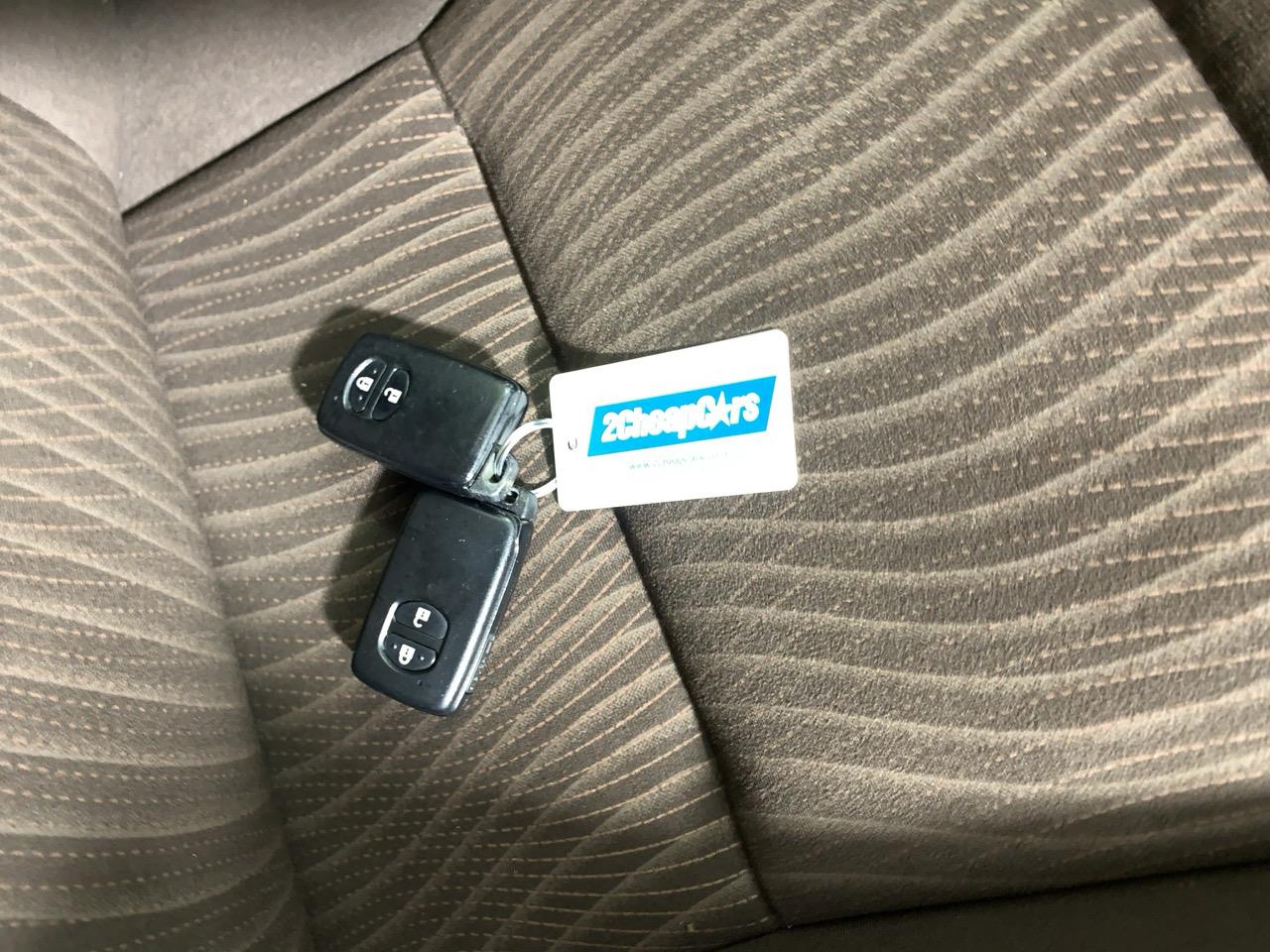 2013 Toyota Aqua G Hatchback PUSH BUTTON START + AUTO LIGHTS + REVERSING CAMERA