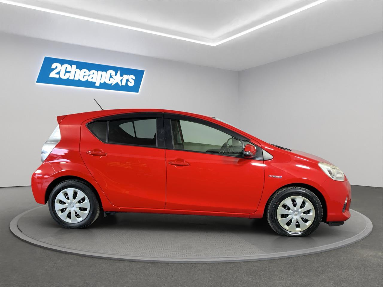 2013 Toyota Aqua G Hatchback PUSH BUTTON START + AUTO LIGHTS + REVERSING CAMERA