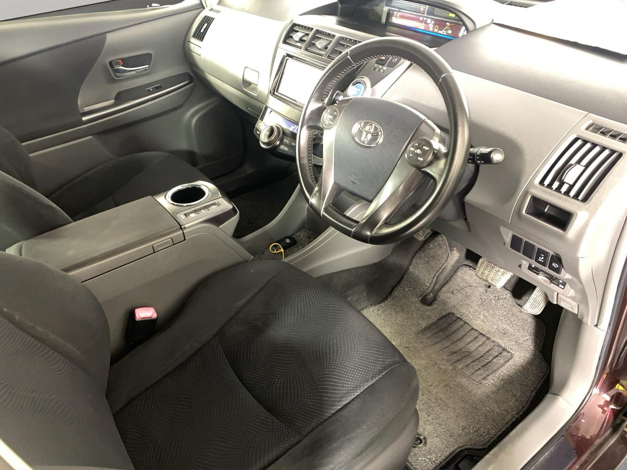 2013 Toyota Prius Alpha S Station Wagon PUSH BUTTON START + AUTO LIGHTS + REVERSING CAMERA