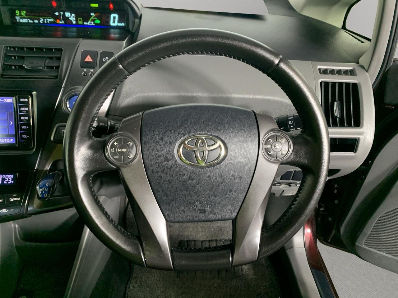 2013 Toyota Prius Alpha S Station Wagon PUSH BUTTON START + AUTO LIGHTS + REVERSING CAMERA