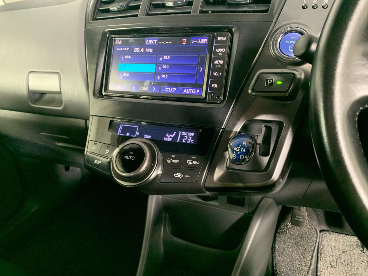 2013 Toyota Prius Alpha S Station Wagon PUSH BUTTON START + AUTO LIGHTS + REVERSING CAMERA