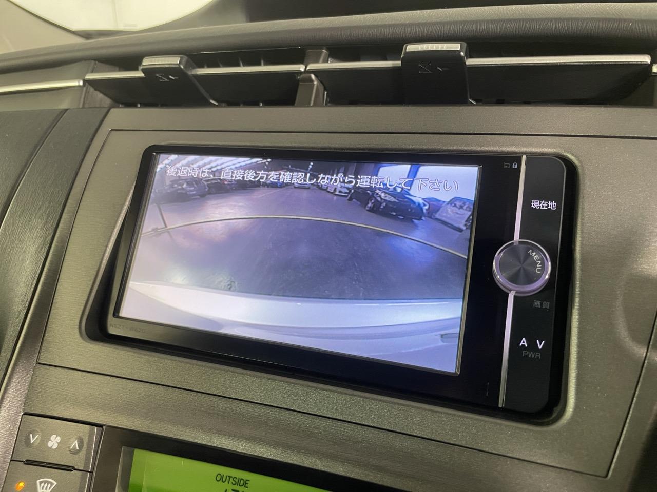 2013 Toyota Prius S Hatchback REVERSING CAMERA + AUTO LIGHTS + PUSH BUTTON START