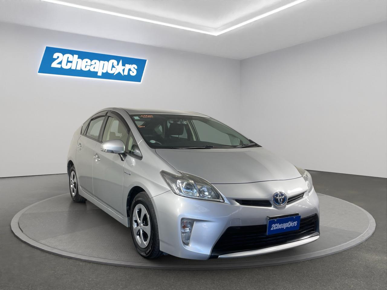 2013 Toyota Prius S Hatchback REVERSING CAMERA + AUTO LIGHTS + PUSH BUTTON START