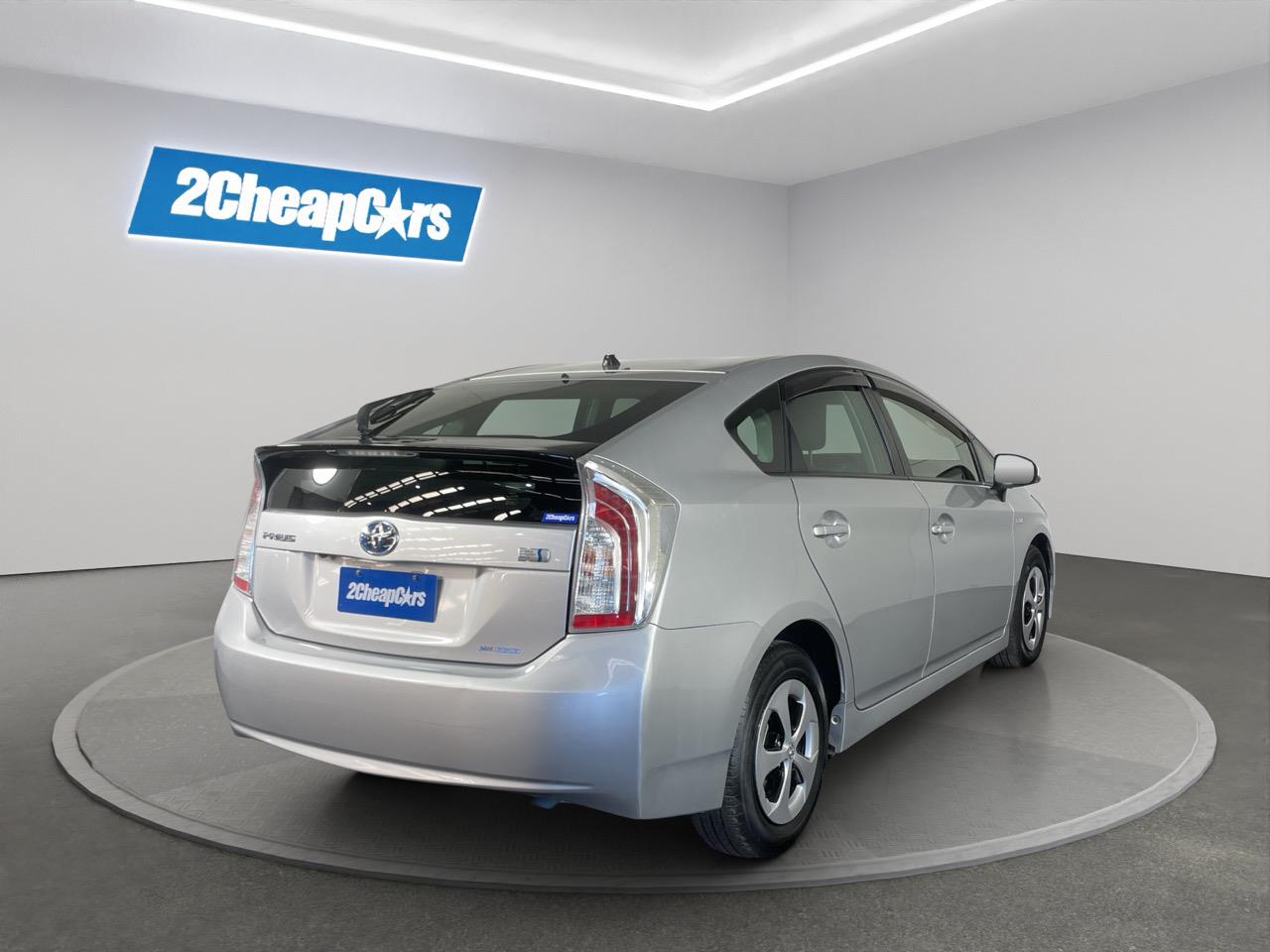 2013 Toyota Prius S Hatchback REVERSING CAMERA + AUTO LIGHTS + PUSH BUTTON START