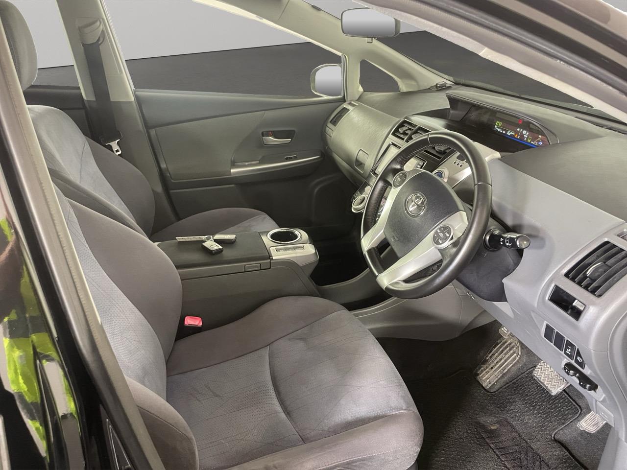 2012 Toyota Prius Alpha G Station Wagon CRUISE CONTROL + AUTO LIGHTS + PUSH START