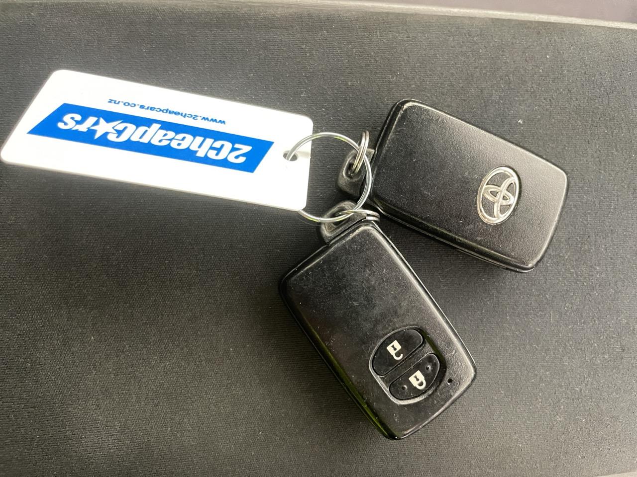 2012 Toyota Prius Alpha G Station Wagon CRUISE CONTROL + AUTO LIGHTS + PUSH START