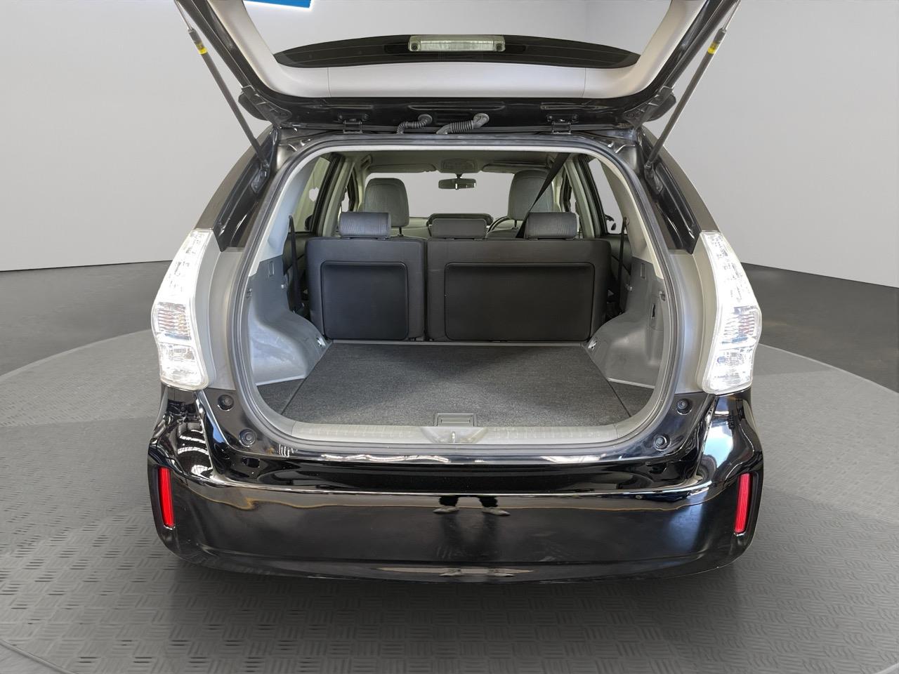 2012 Toyota Prius Alpha G Station Wagon CRUISE CONTROL + AUTO LIGHTS + PUSH START