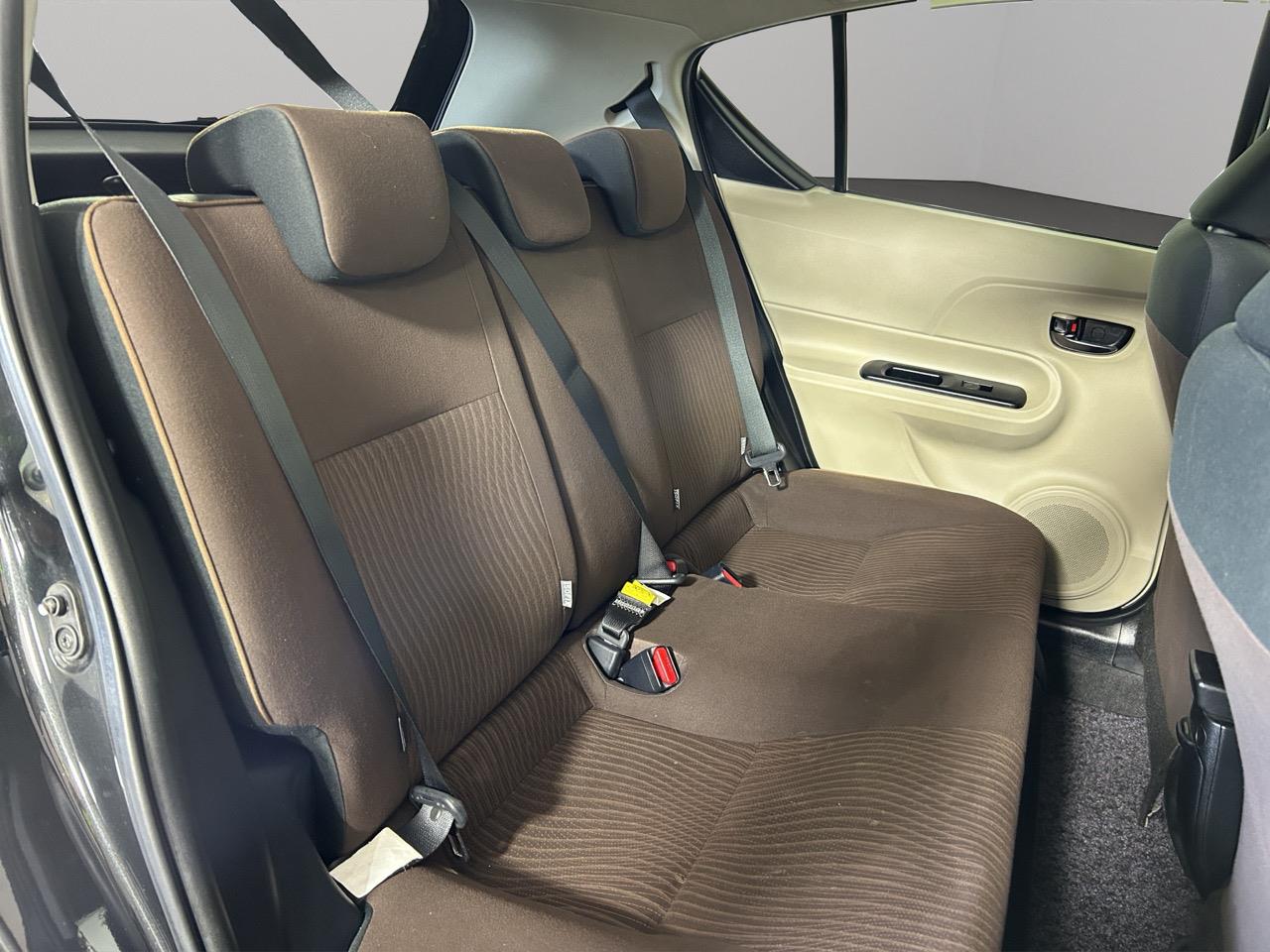 2013 Toyota Aqua G Hatchback SMART KEY + AUTO LIGHTS + MAG WHEEL