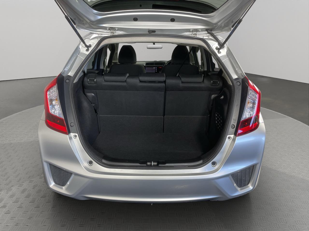 2013 Honda Fit Jazz Hybrid Late Shape Hatchback REVERSING CAMERA + PUSH START