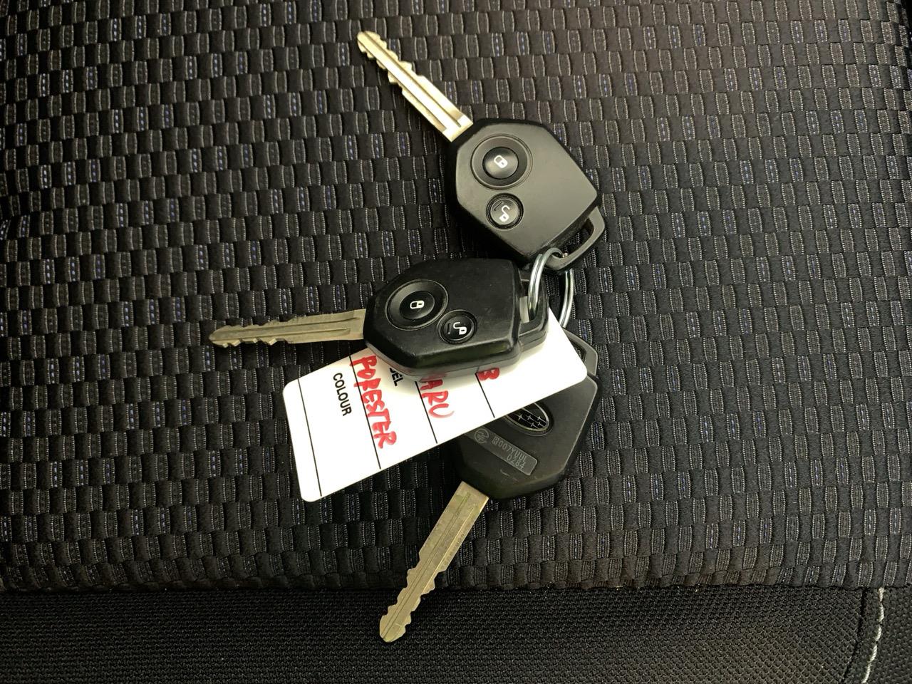 2013 Subaru Forester AWD RV/SUV GREAT SPACE + GREAT FUEL EFFICIENCY