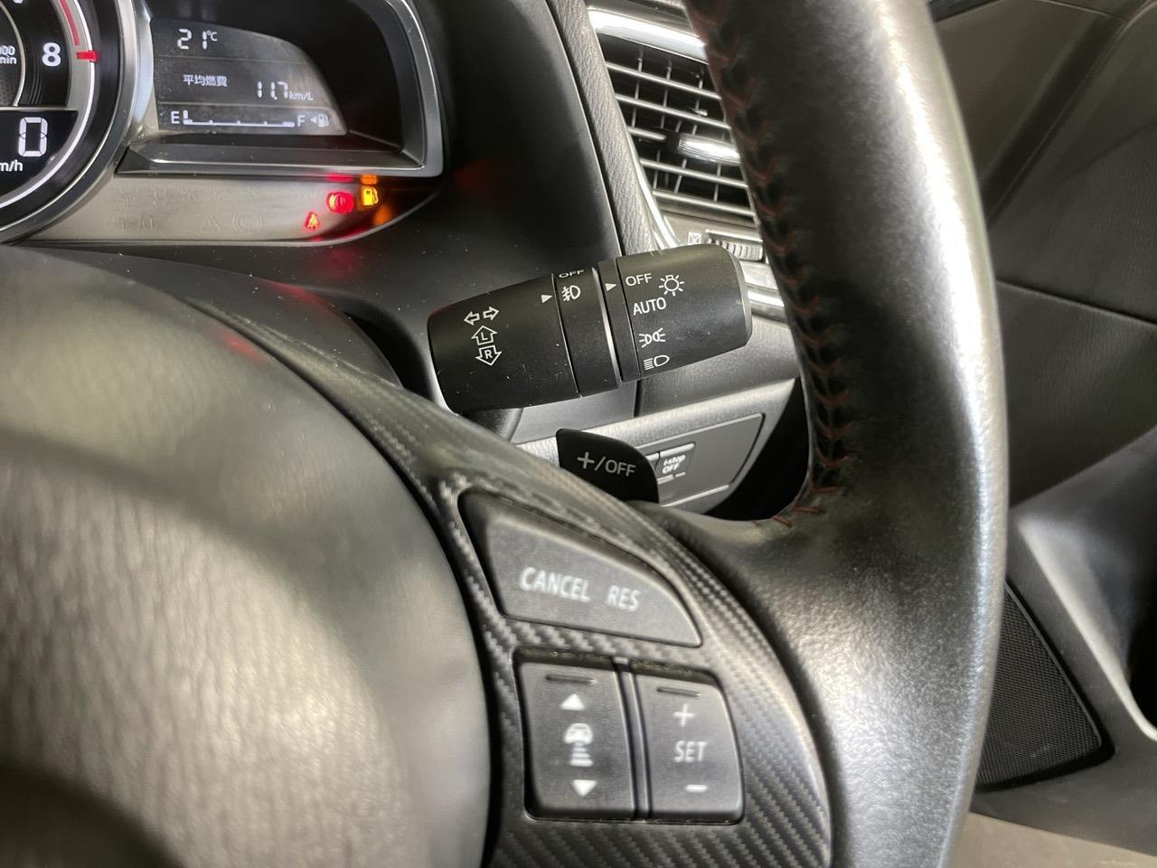 2014 Mazda Axela SPORT  20S Hatchback REVERSING CAMERA + AUTO LIGHTS + PUSH START