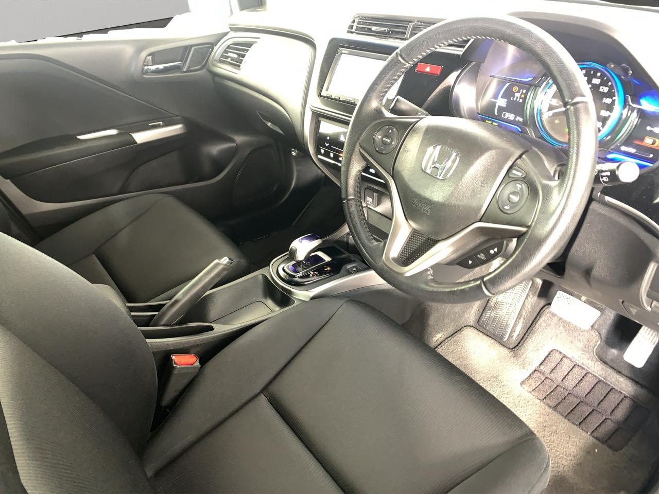 2015 Honda Grace Hybrid LX Sedan CRUISE CONTROL + REVERSING CAMERA + AUTO LIGHTS