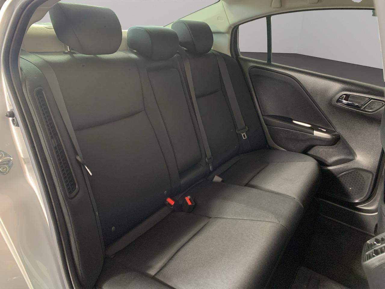 2015 Honda Grace Hybrid LX Sedan CRUISE CONTROL + REVERSING CAMERA + AUTO LIGHTS