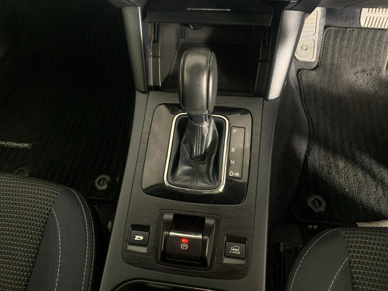 2015 Subaru Outback AWD Eyesight New Shape Station Wagon AWD + CRUISE CONTROL + HEATED SEATS + PADDLE SHIFT