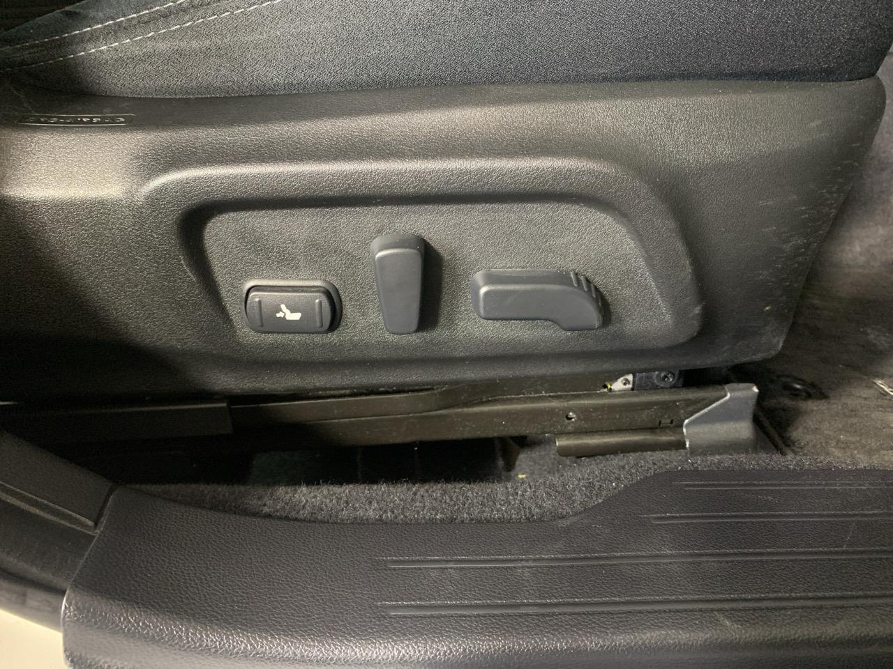 2015 Subaru Outback AWD Eyesight New Shape Station Wagon AWD + CRUISE CONTROL + HEATED SEATS + PADDLE SHIFT