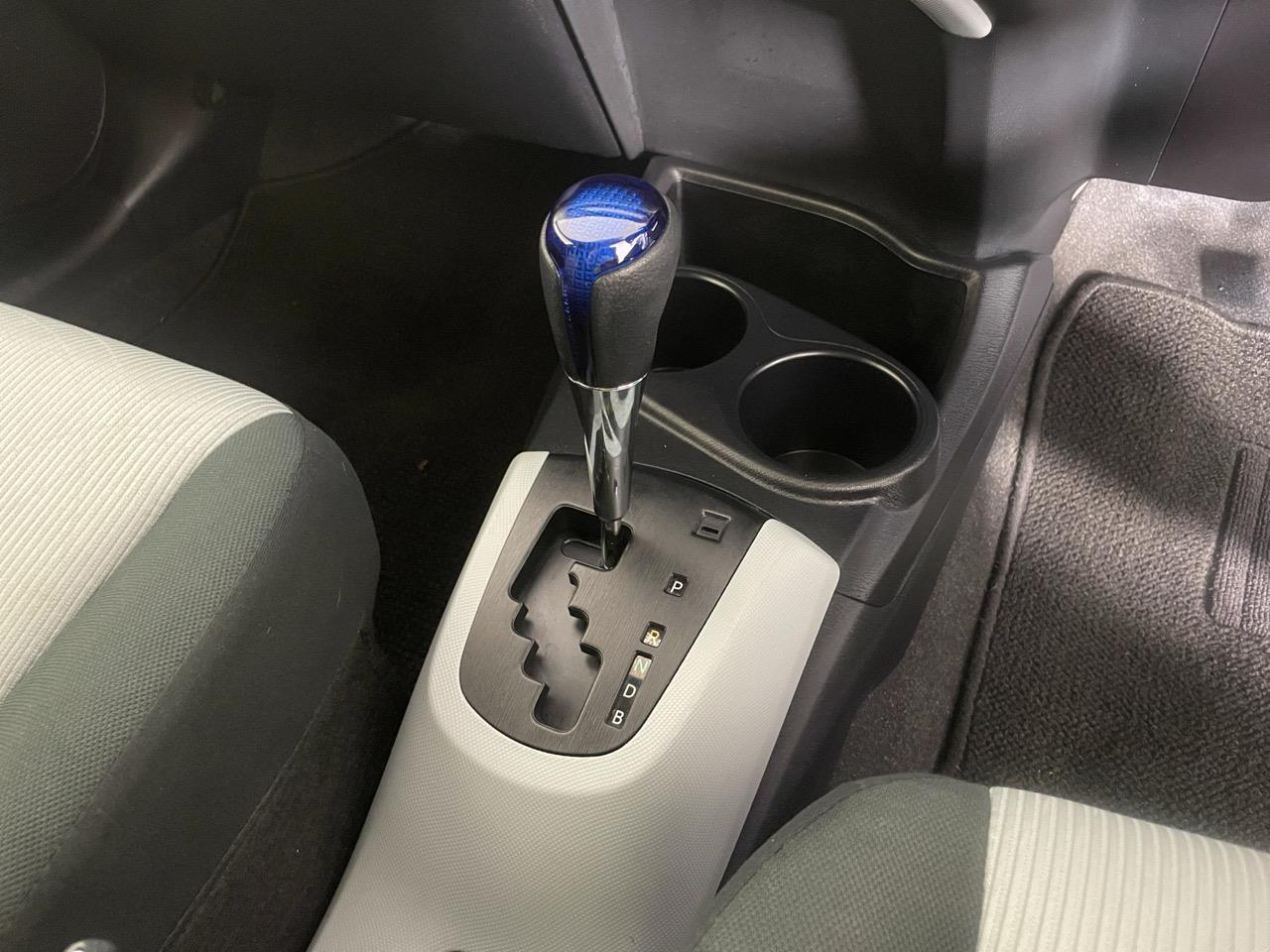 2014 Toyota Aqua S Hatchback LOW KM + REVERSING CAMERA + AUTO LIGHTS