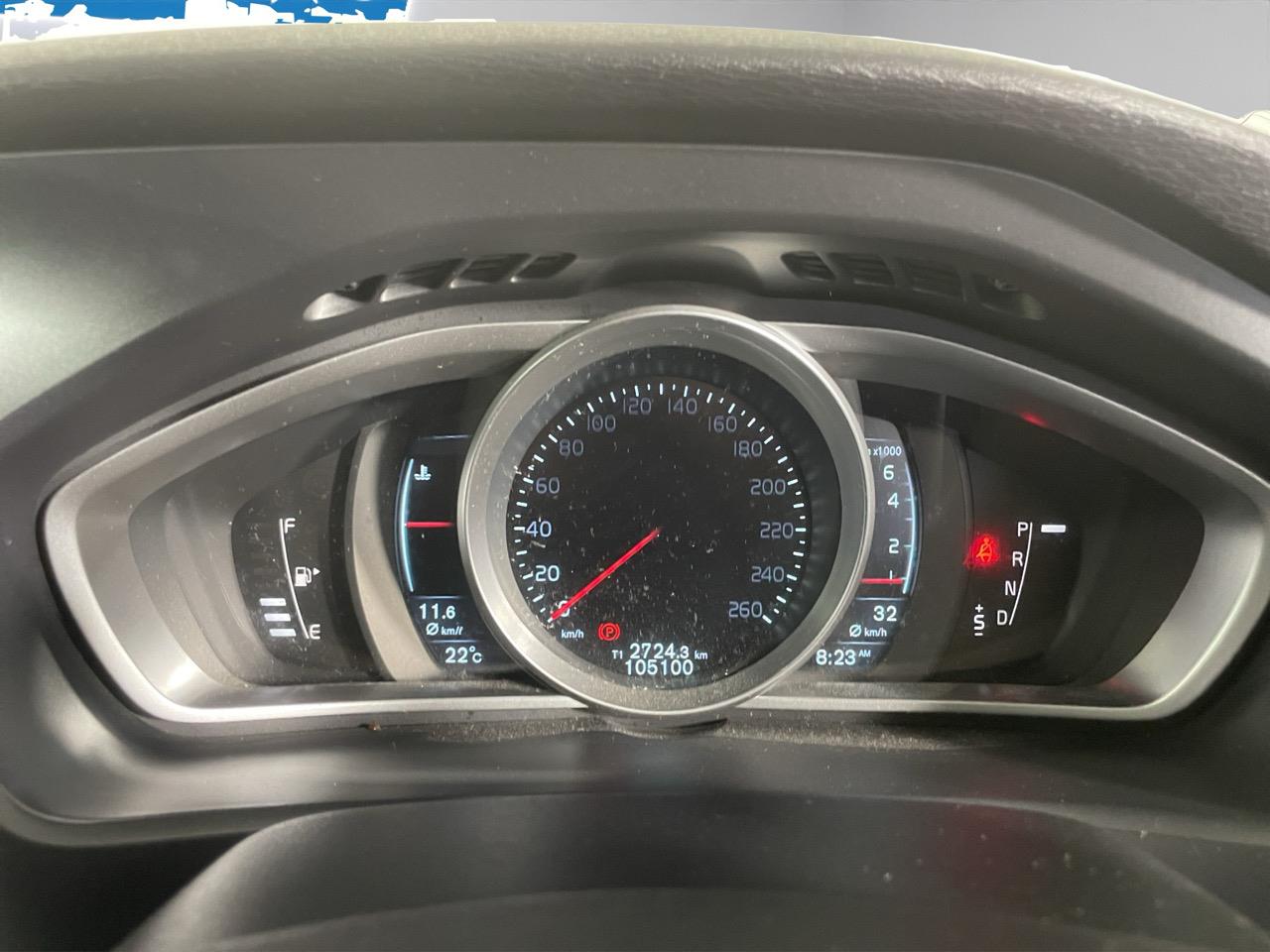 2015 Volvo V40  Hatchback REVERSING CAMERA + PARKING SENSORS