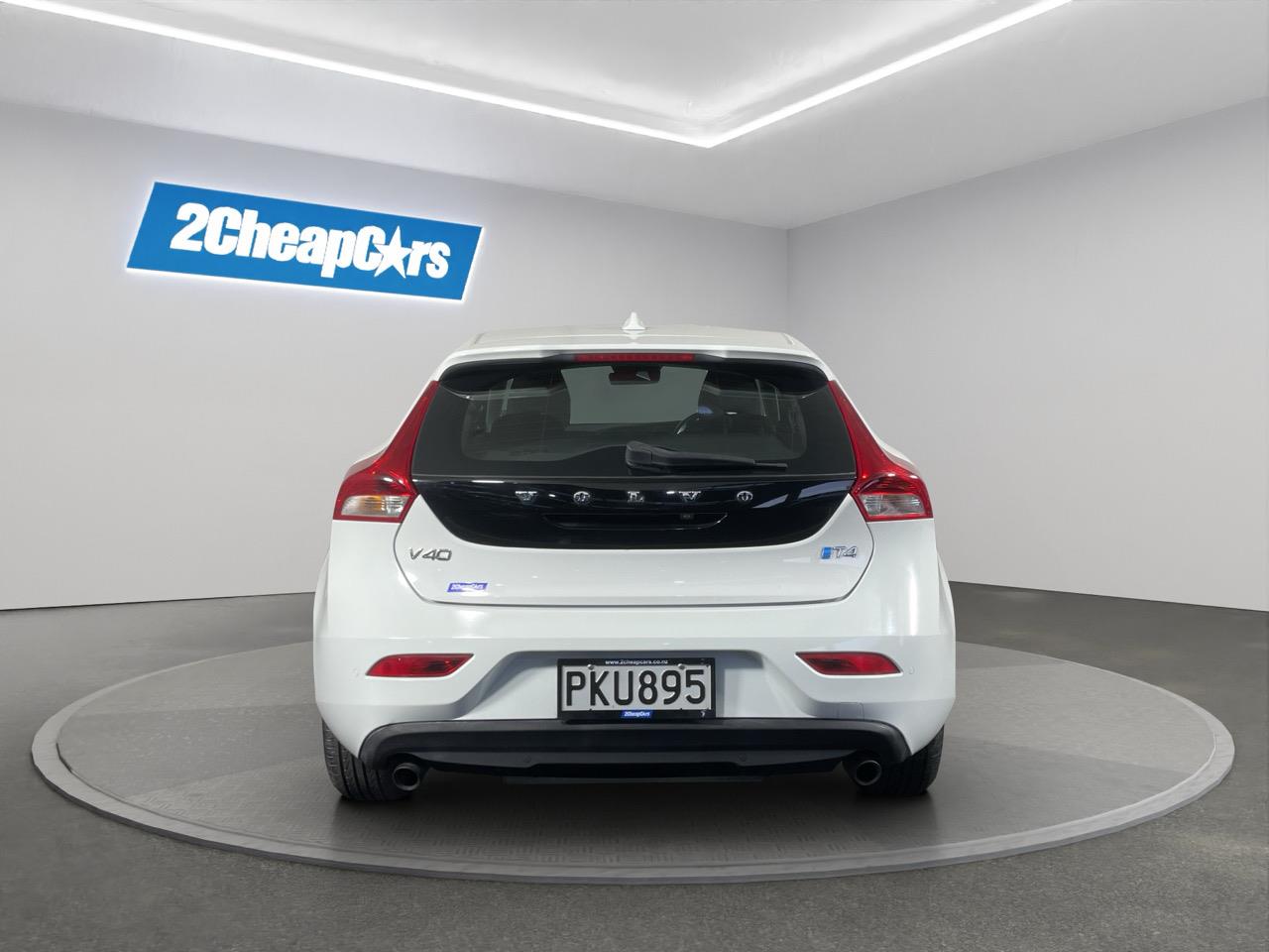 2015 Volvo V40  Hatchback REVERSING CAMERA + PARKING SENSORS