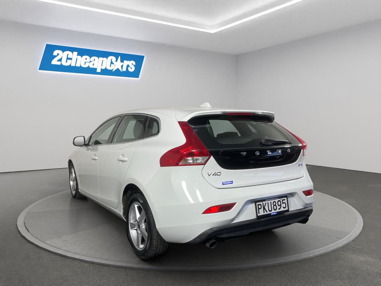 2015 Volvo V40  Hatchback REVERSING CAMERA + PARKING SENSORS