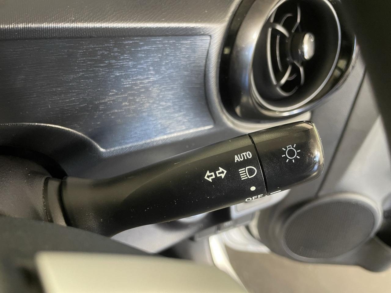 2015 Toyota Aqua Facelift Model S Hatchback REVERSING CAMERA + AUTO LIGHTS + PUSH START