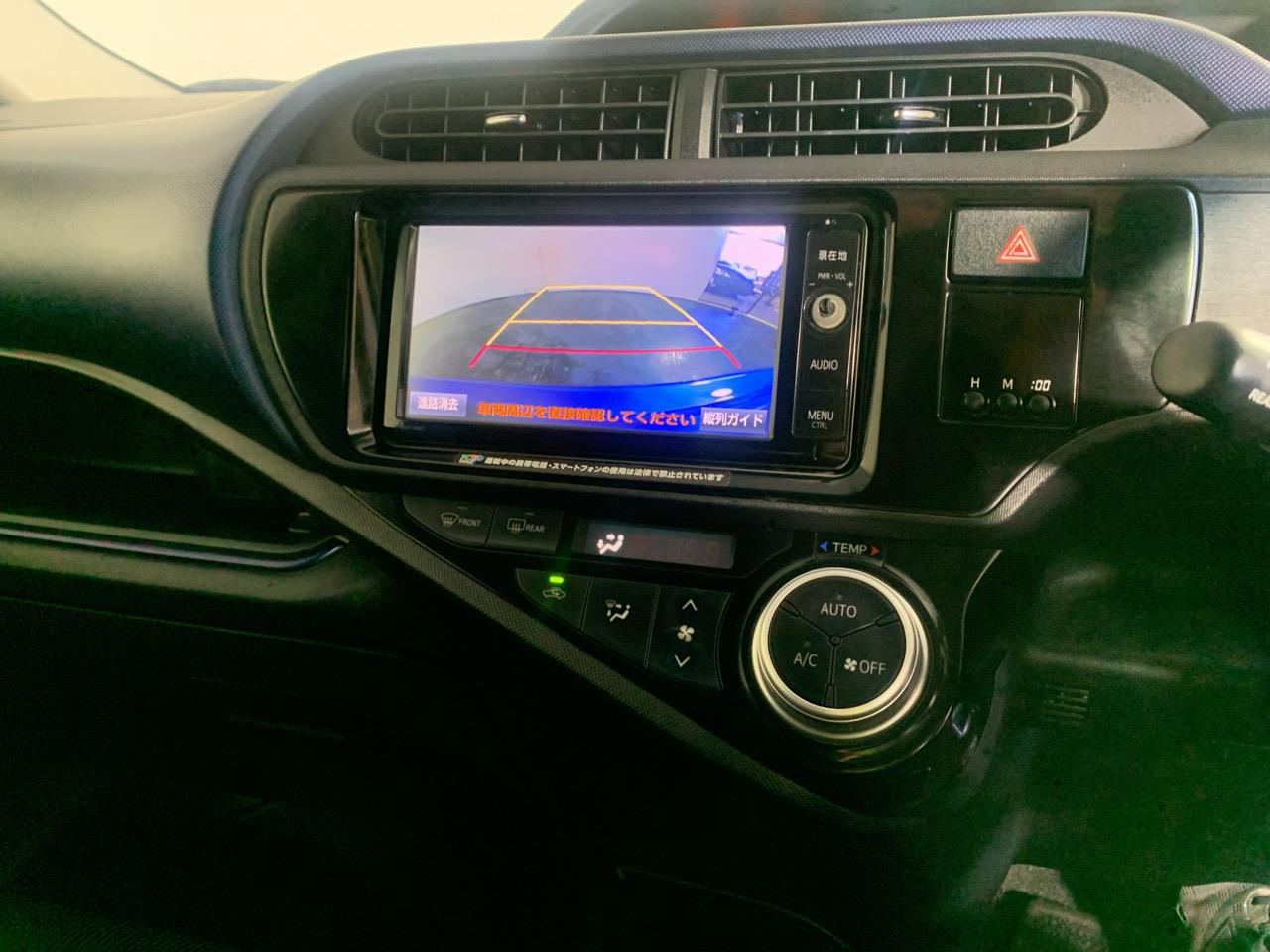 2015 Toyota Aqua Facelift Model S Hatchback PUSH BUTTON START + AUTO LIGHTS + REVERSING CAMERA