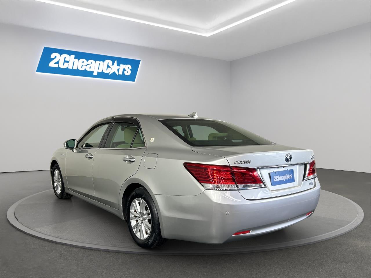 2013 Toyota Crown Hybrid Royal Saloon Sedan REVERSING CAMERA + CRUISE CONTROL + LUXURY DESIGN