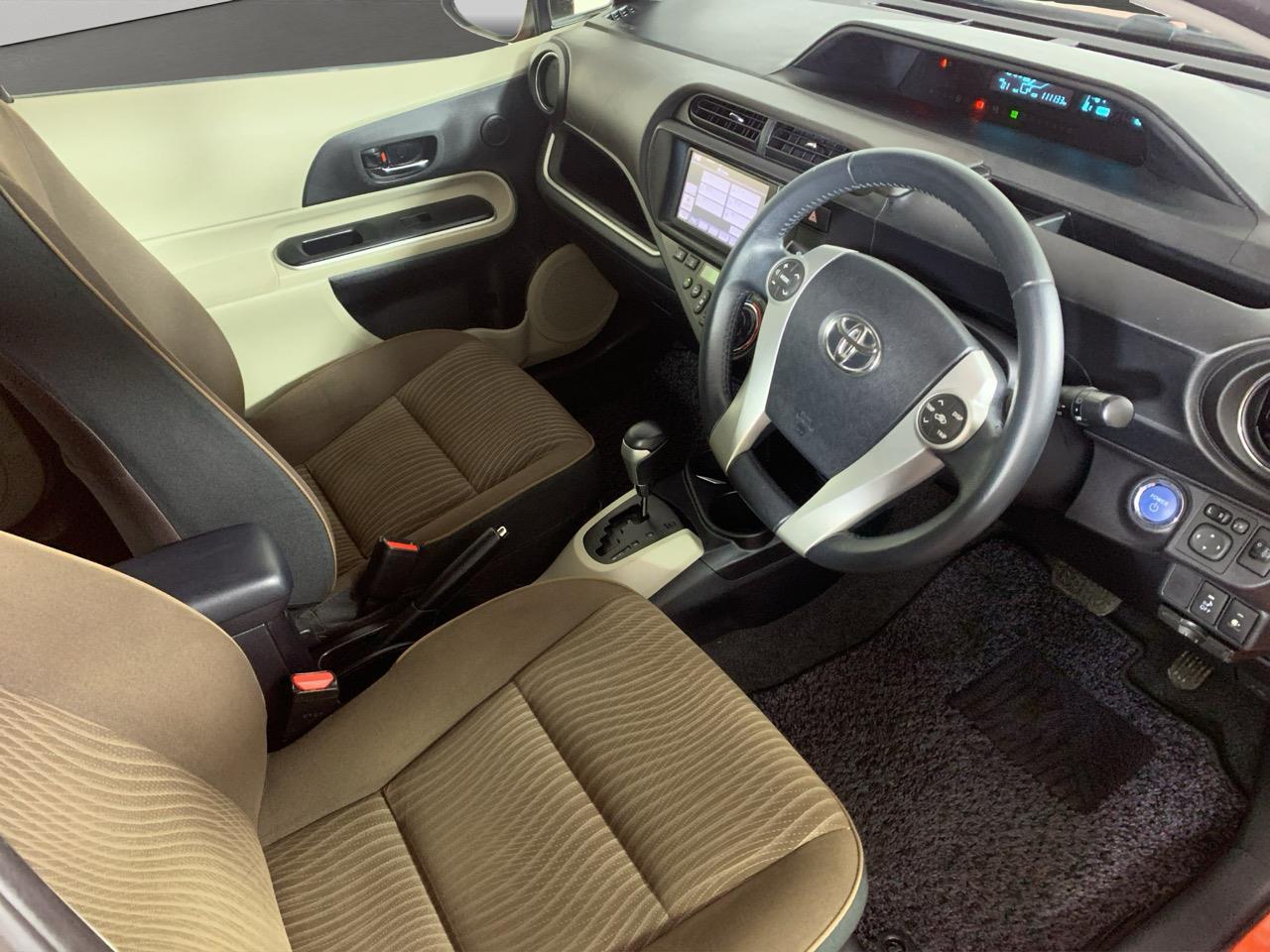 2014 Toyota Aqua G Hatchback REVERSING CAMERA + HEATED SEATS + AUTO LIGHTS